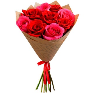 Букет Красные и розовые розы в крафте 9 шт